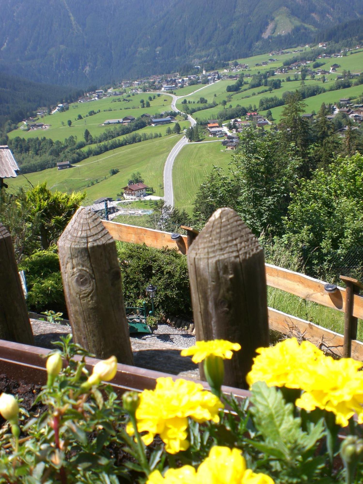 Gruppen Und Familienhof Falkenstein Krimml Exterior photo