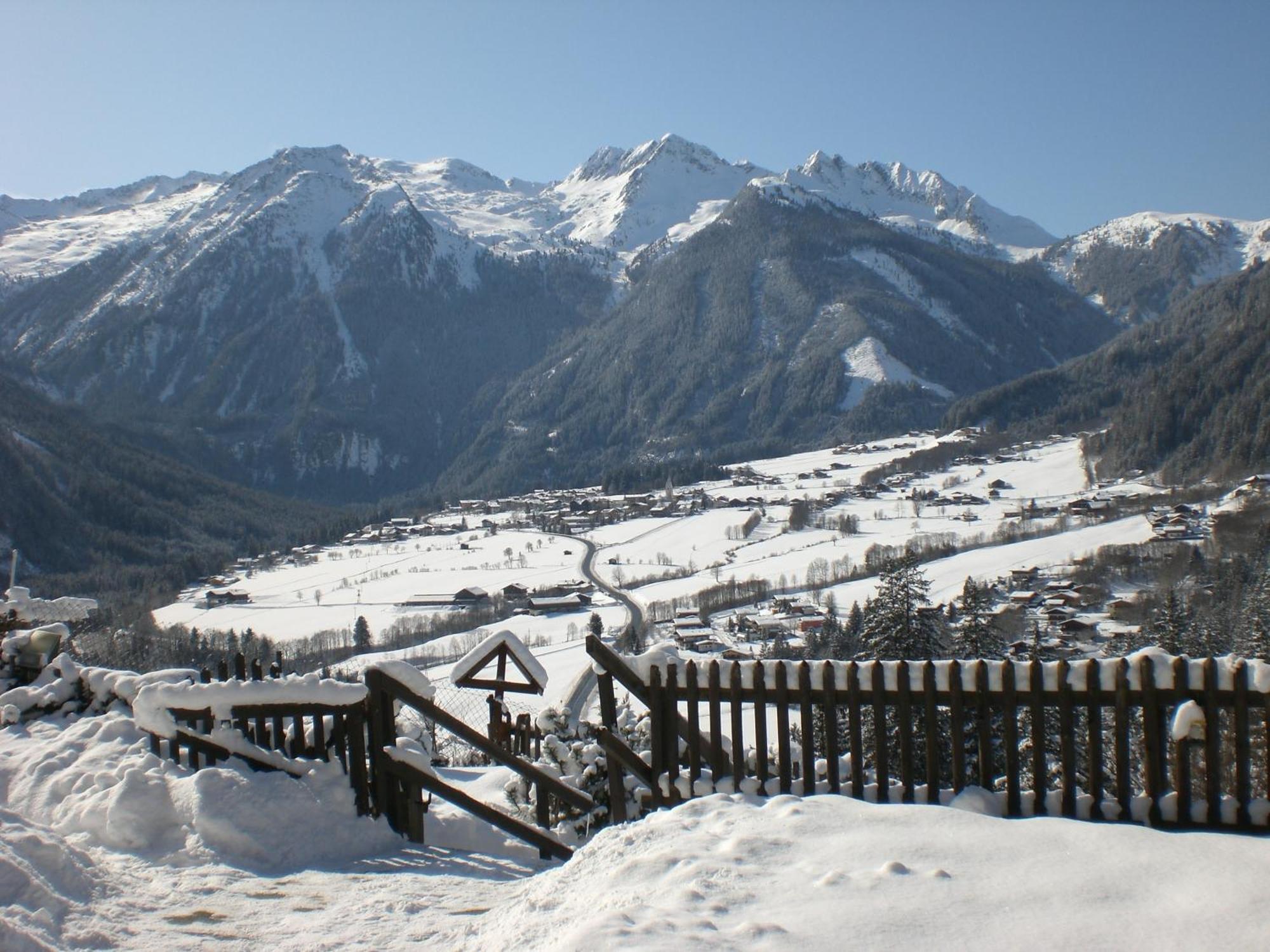 Gruppen Und Familienhof Falkenstein Krimml Exterior photo